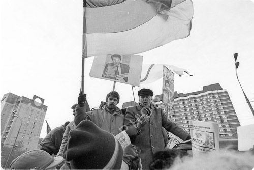 М Манеж 9 мая 92г Жириновский -06